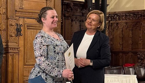 Senatsehrung für Gina Kargoscha